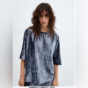 //NWT// Mango Velvet Tee